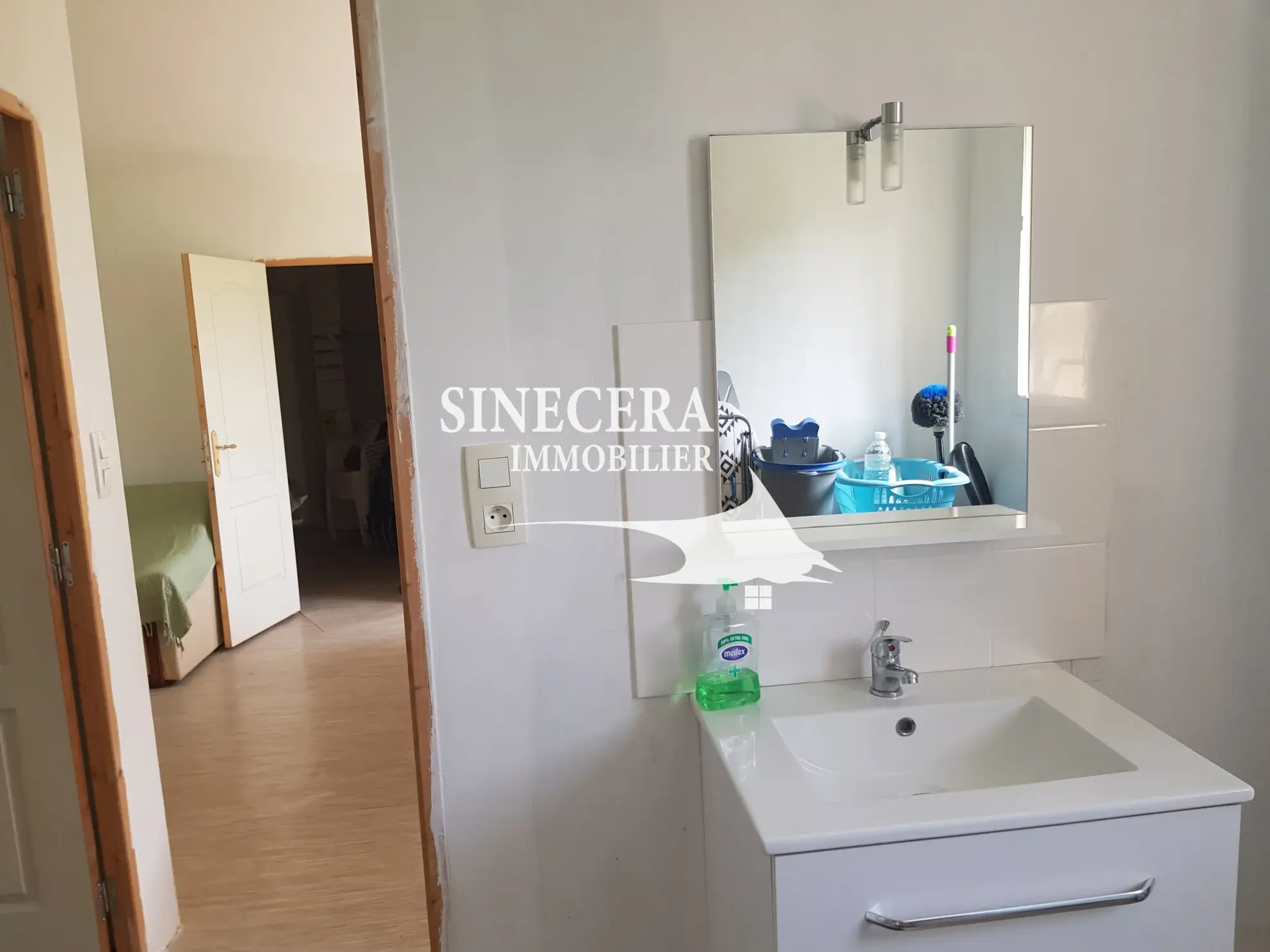 Ensemble immobilier à Montcaret avec deux maisons sur 4600 m² 