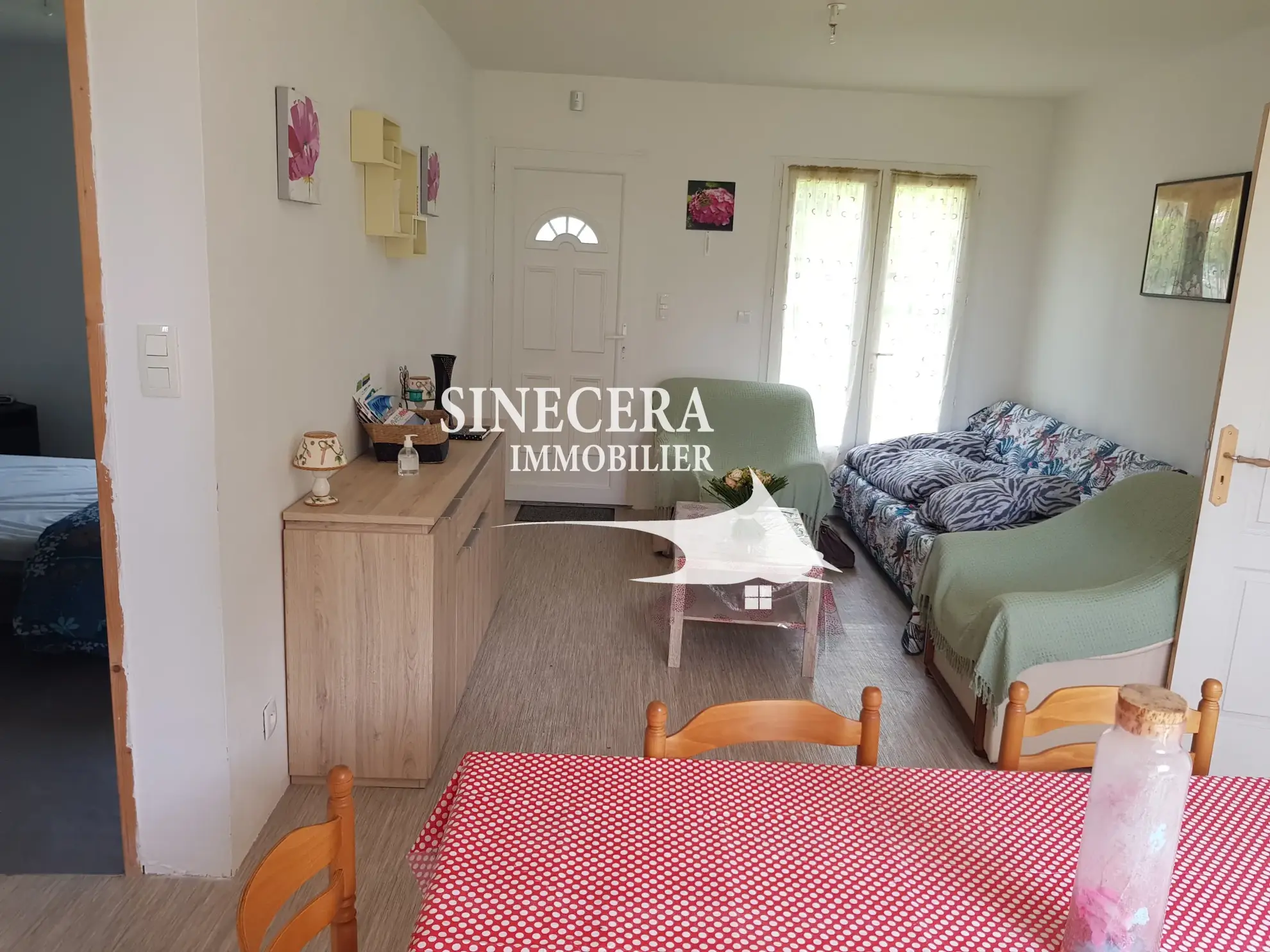 Ensemble immobilier à Montcaret avec deux maisons sur 4600 m² 