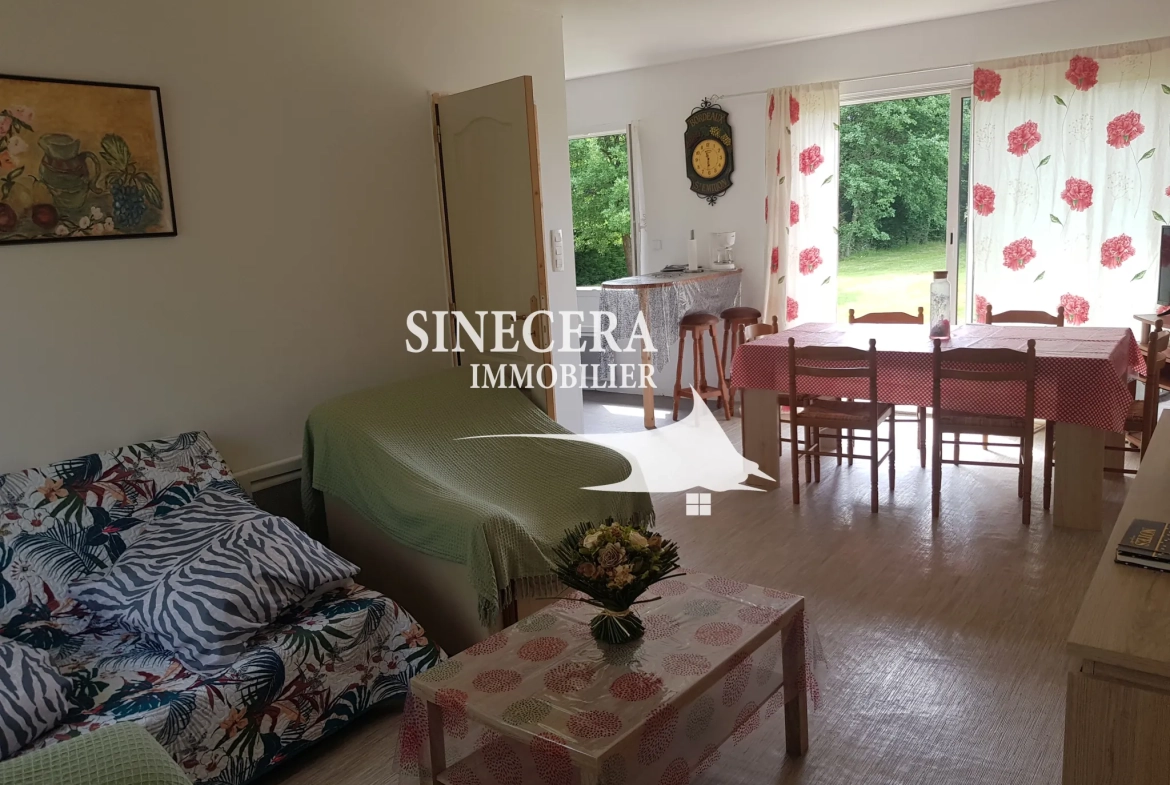 Ensemble immobilier à Montcaret avec deux maisons sur 4600 m² 