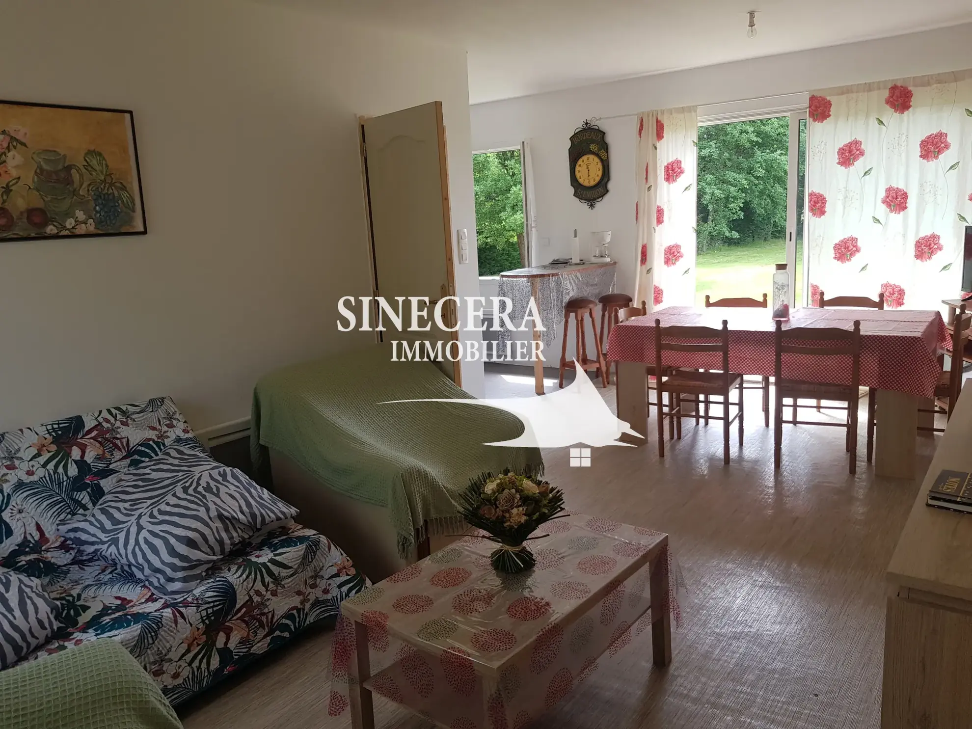 Ensemble immobilier à Montcaret avec deux maisons sur 4600 m² 