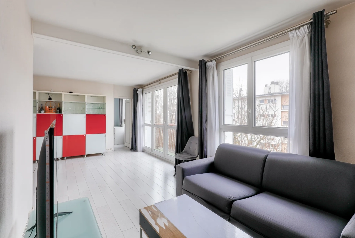 Appartement T4 de 63,2 m² à Drancy proche commerces et écoles 