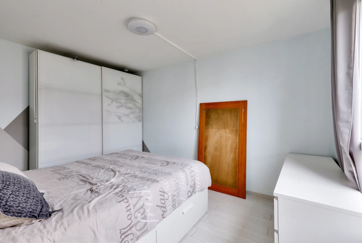 Appartement T4 de 63,2 m² à Drancy proche commerces et écoles 