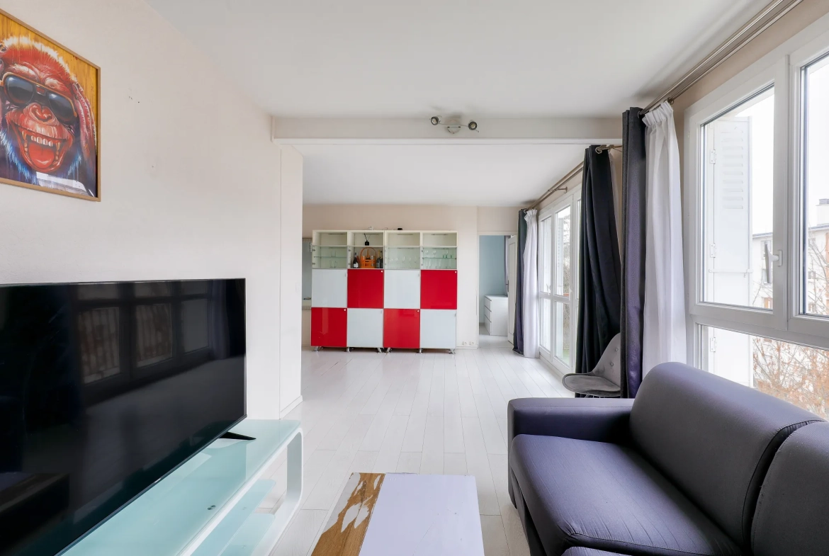 Appartement T4 de 63,2 m² à Drancy proche commerces et écoles 