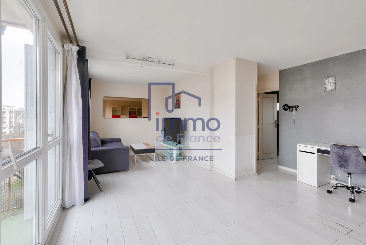 Appartement T4 de 63,2 m² à Drancy proche commerces et écoles 