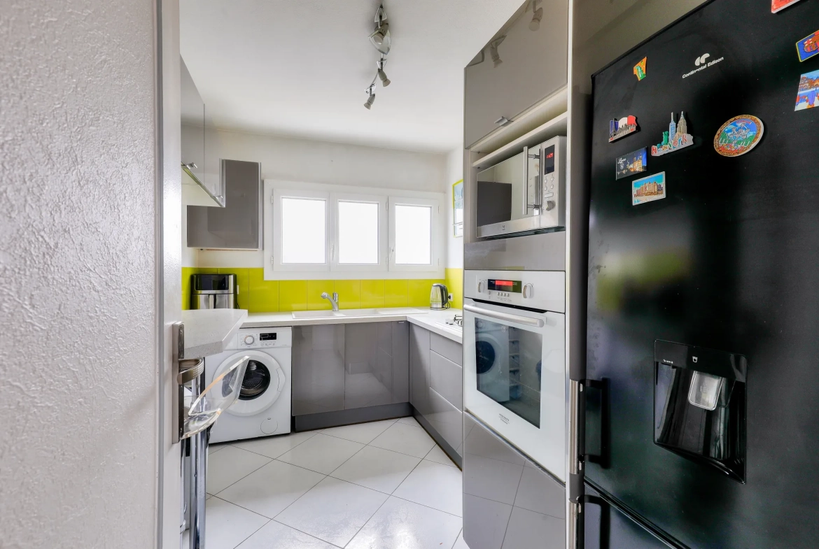 Appartement T4 de 63,2 m² à Drancy proche commerces et écoles 