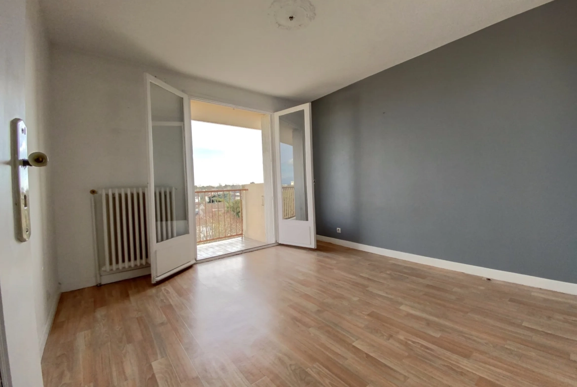 Appartement T2 avec Vue Panoramique à Montauban, Balcon et Parking Privatif 