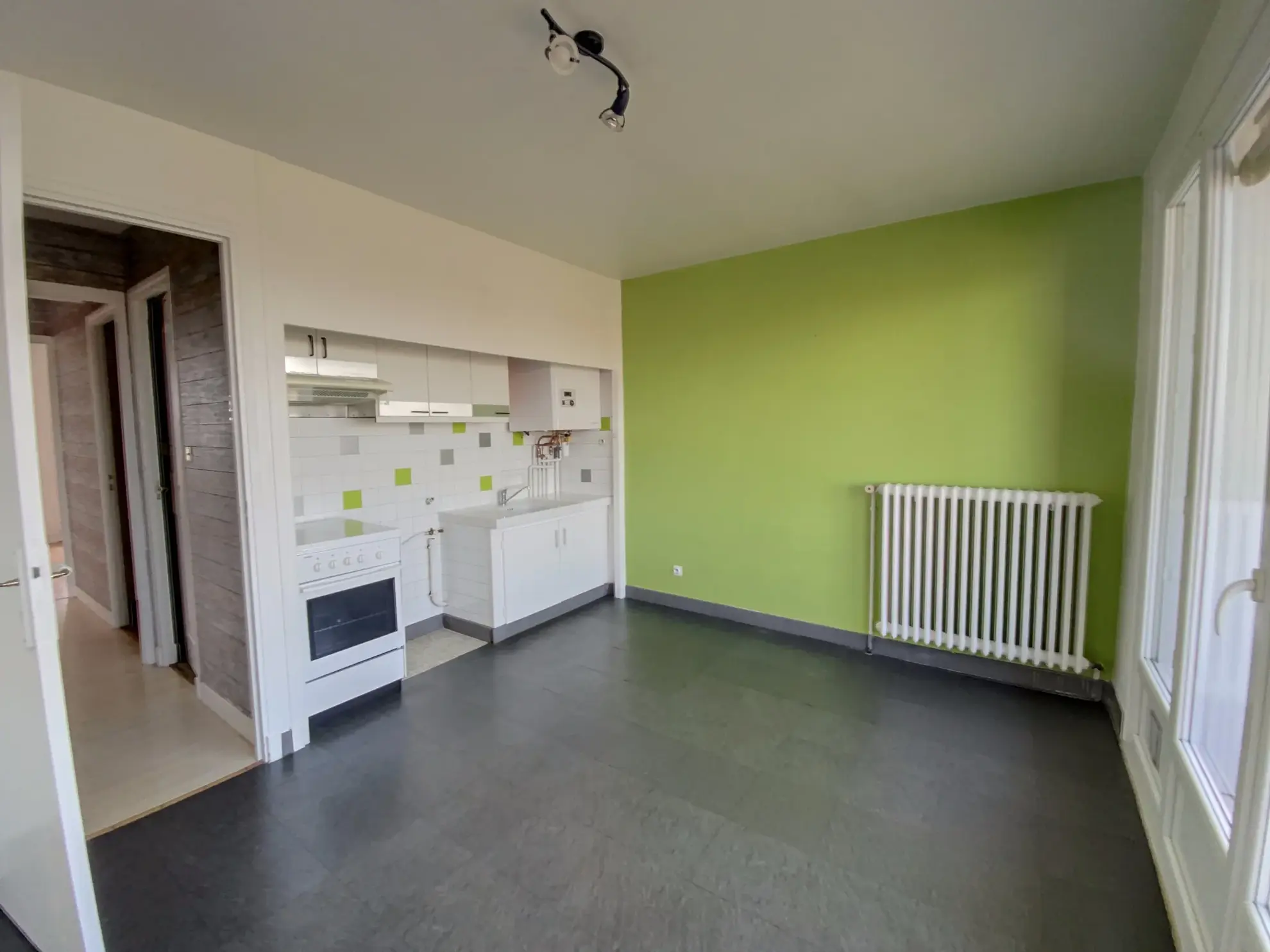 Appartement T2 avec Vue Panoramique à Montauban, Balcon et Parking Privatif 