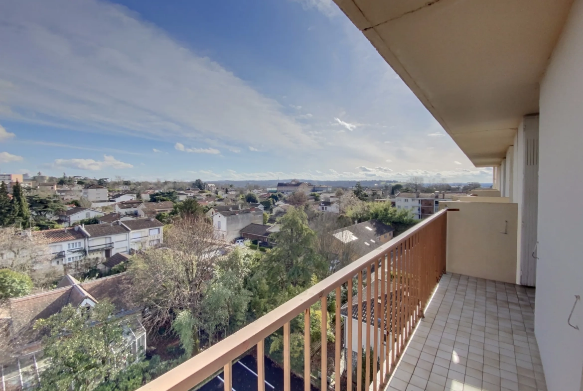 Appartement T2 avec Vue Panoramique à Montauban, Balcon et Parking Privatif 