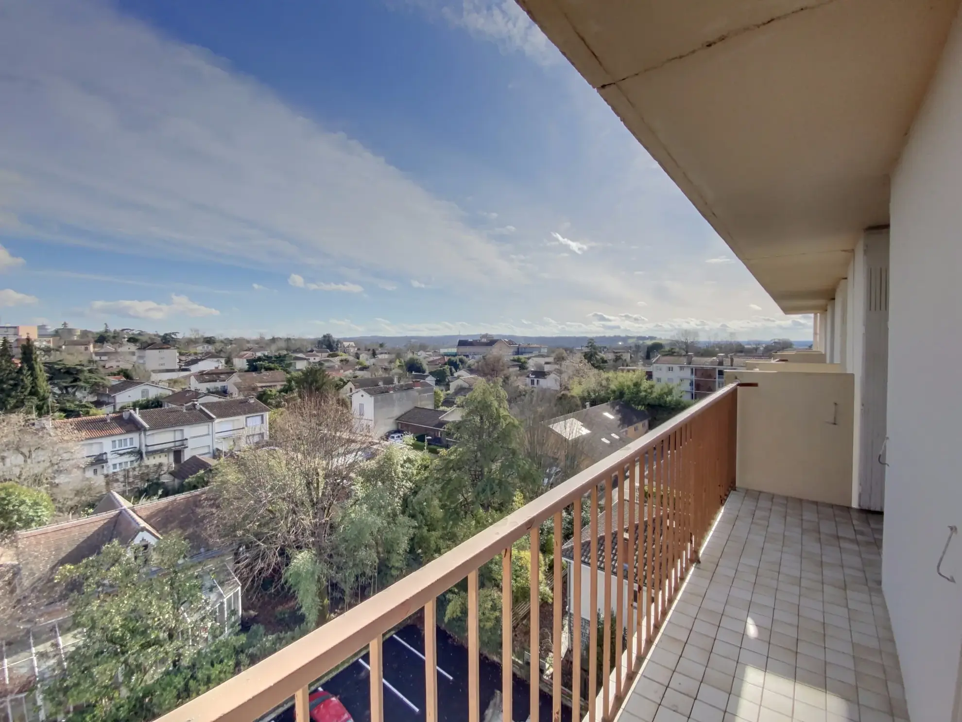 Appartement T2 avec Vue Panoramique à Montauban, Balcon et Parking Privatif 