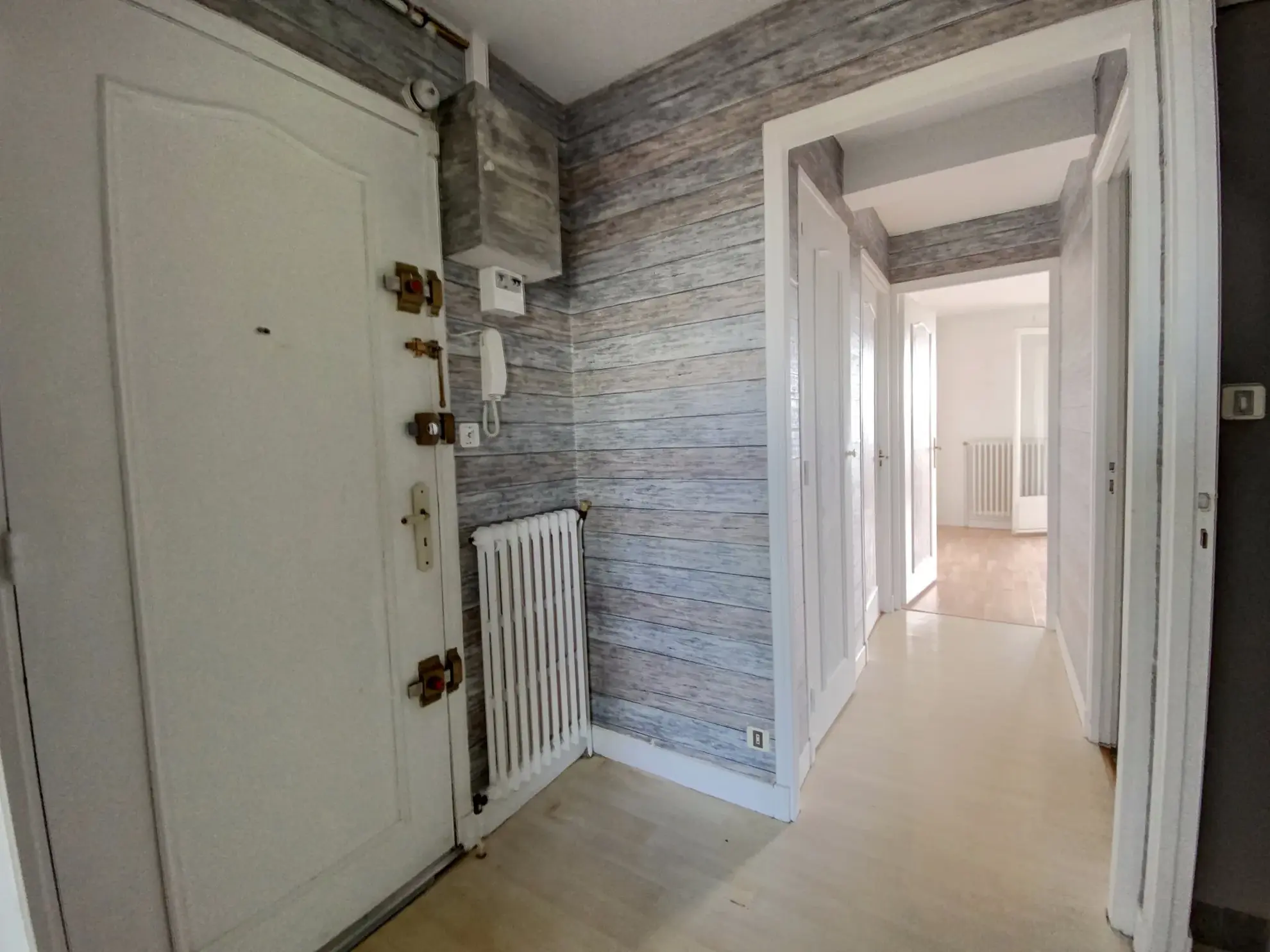 Appartement T2 avec Vue Panoramique à Montauban, Balcon et Parking Privatif 