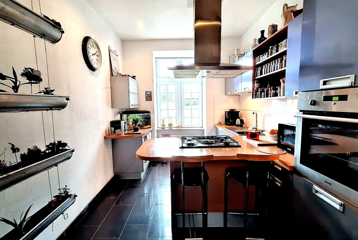 Appartement spacieux 5 pièces à Heidwiller – 131 m², caves et jardin 