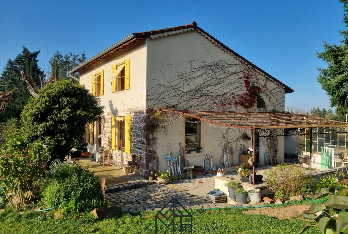 Magnifique maison de 120 m² à Commelle-Vernay avec garage et grand jardin 