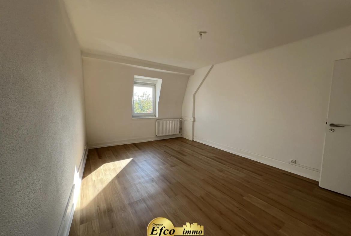 Spacieux appartement de 93 m² avec combles isolés à Saint-Louis proche Bâle 