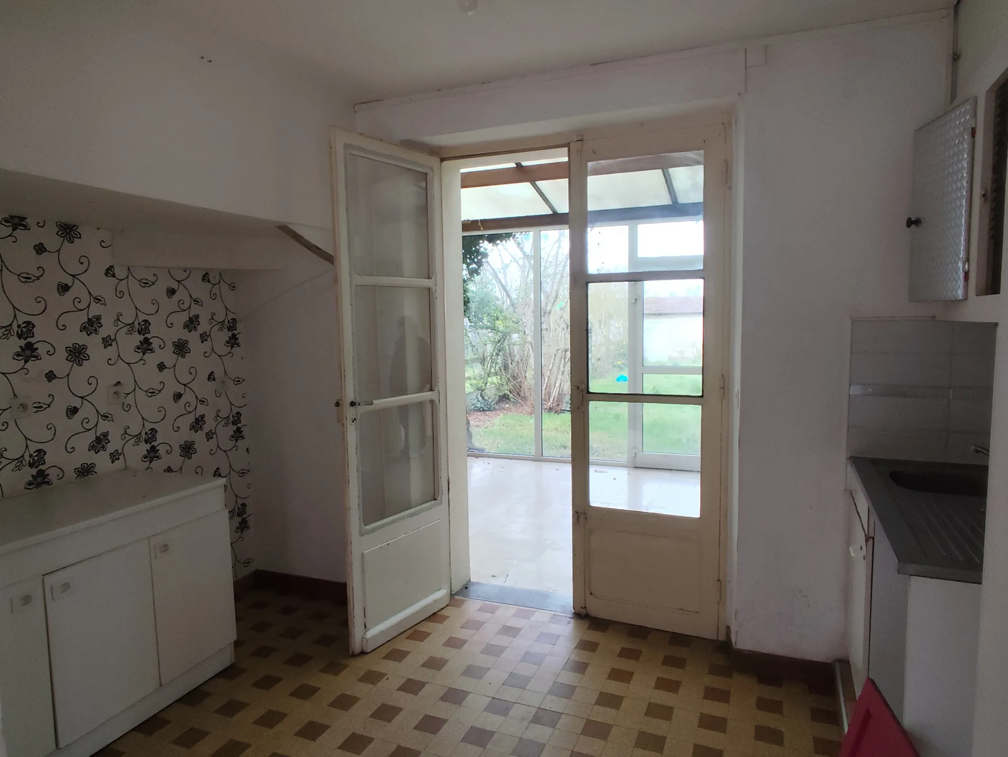 Maison familiale lumineuse à Sablé-sur-Sarthe avec 4 chambres et grand potentiel 