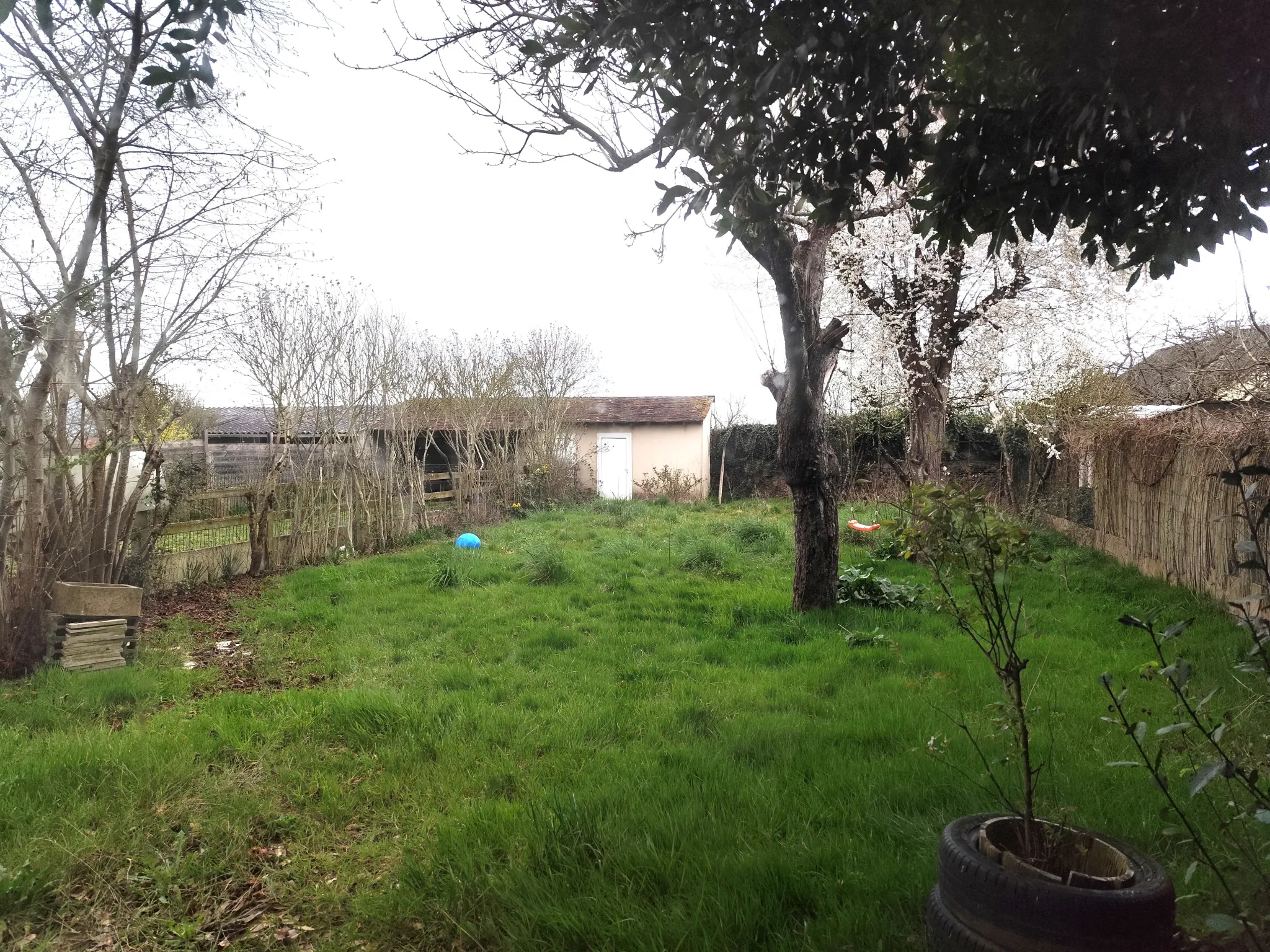 Maison familiale lumineuse à Sablé-sur-Sarthe avec 4 chambres et grand potentiel 