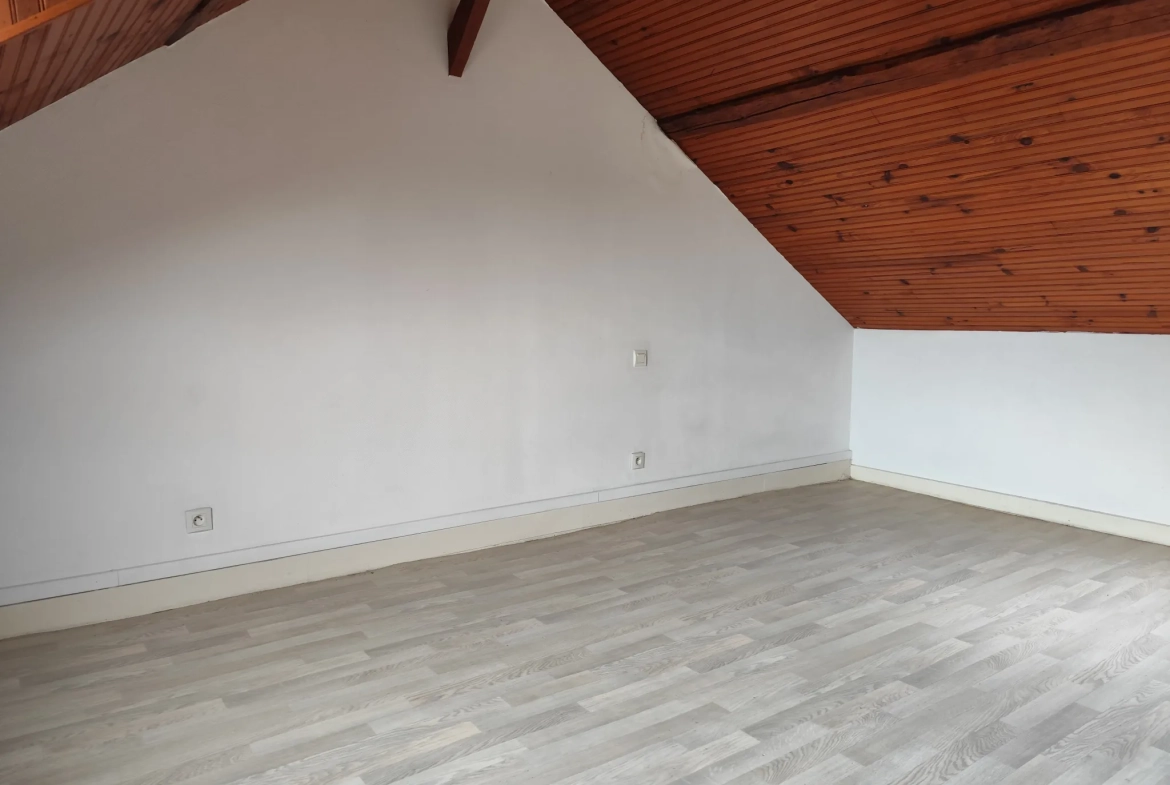 Maison familiale lumineuse à Sablé-sur-Sarthe avec 4 chambres et grand potentiel 