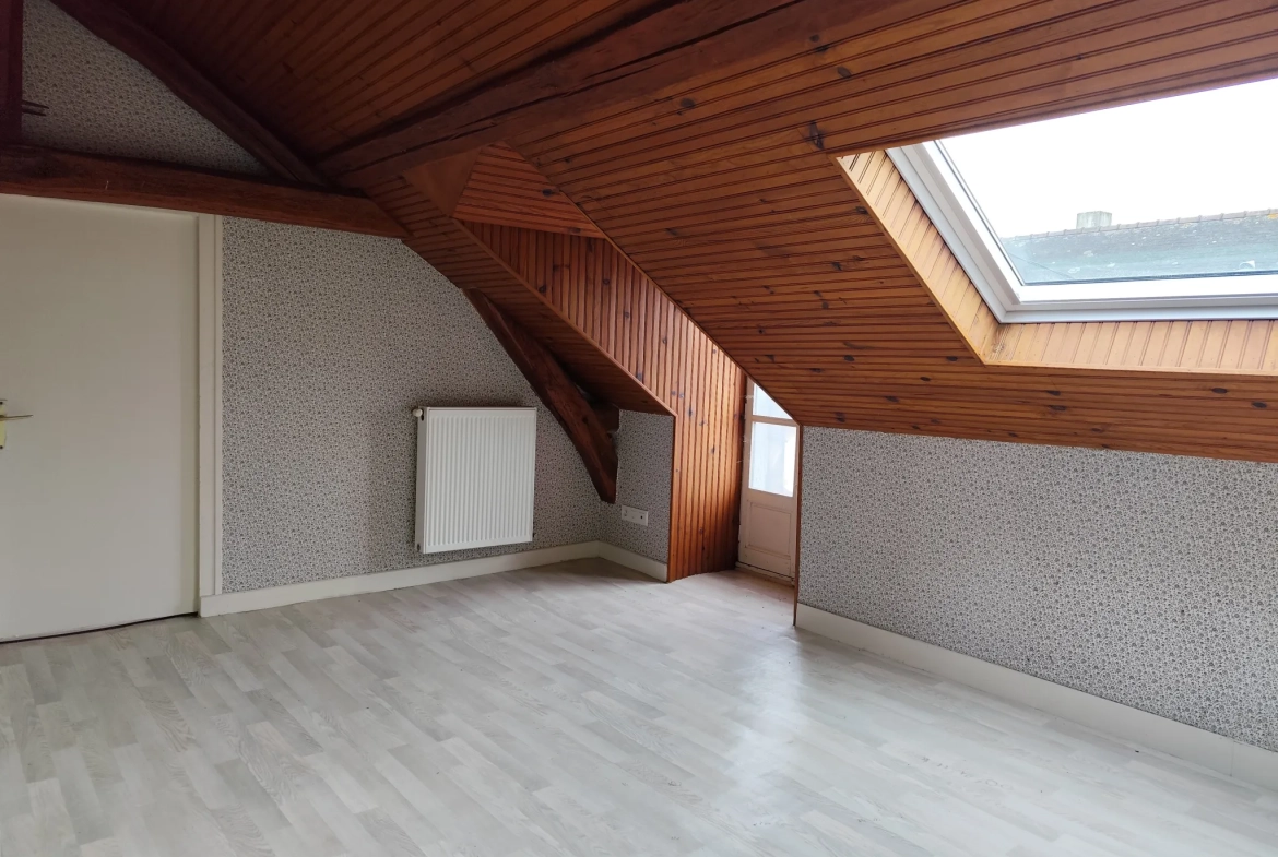 Maison familiale lumineuse à Sablé-sur-Sarthe avec 4 chambres et grand potentiel 