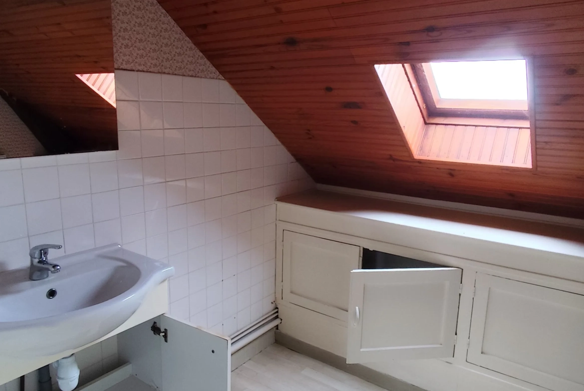 Maison familiale lumineuse à Sablé-sur-Sarthe avec 4 chambres et grand potentiel 