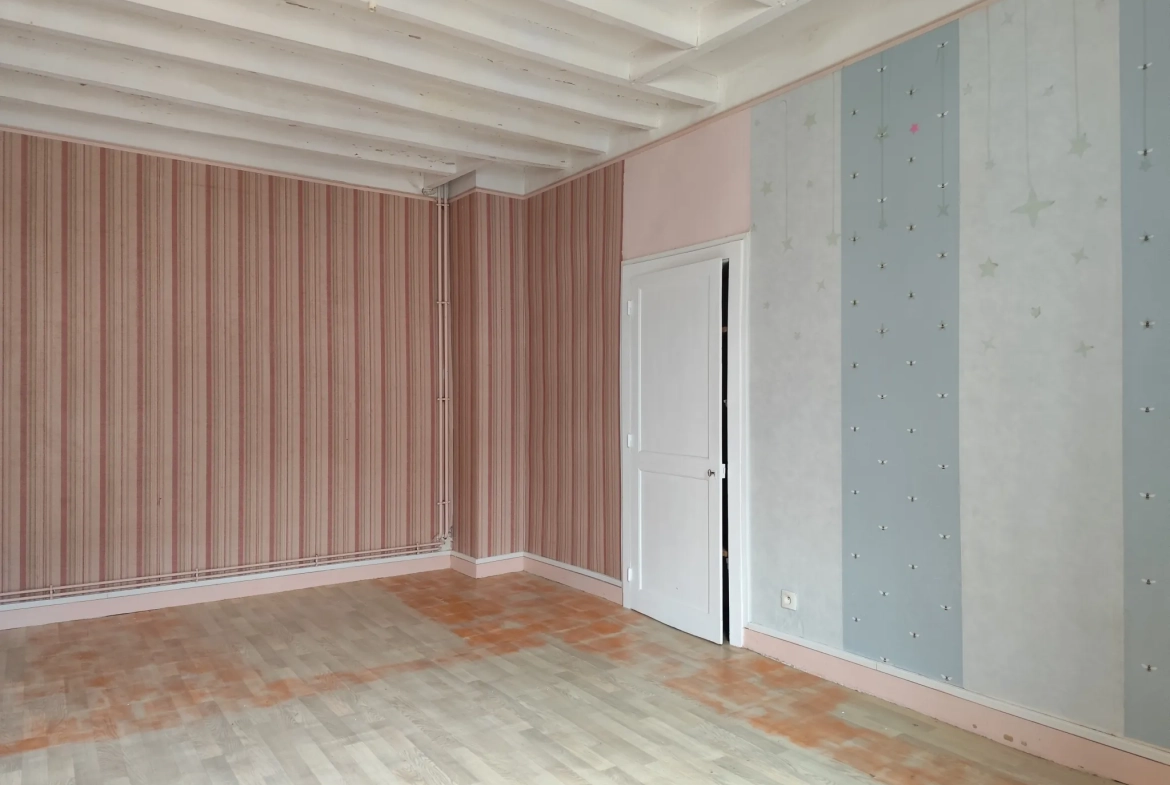 Maison familiale lumineuse à Sablé-sur-Sarthe avec 4 chambres et grand potentiel 