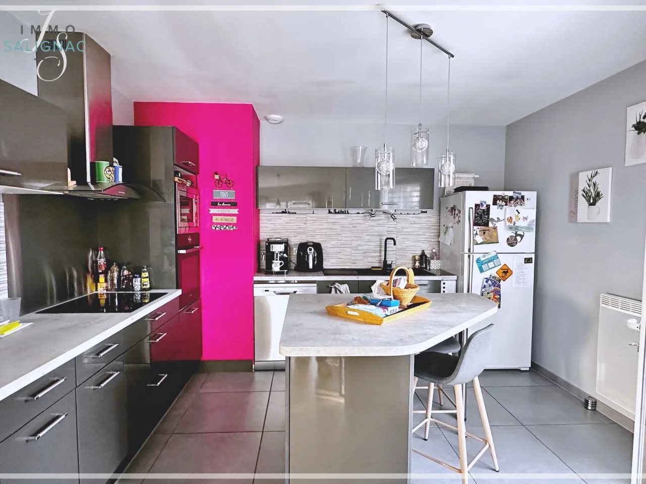 Maison moderne avec piscine chauffée, garage et jardin à Saint-Cyr-sur-Menthon 