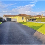Maison moderne avec piscine chauffée, garage et jardin à Saint-Cyr-sur-Menthon
