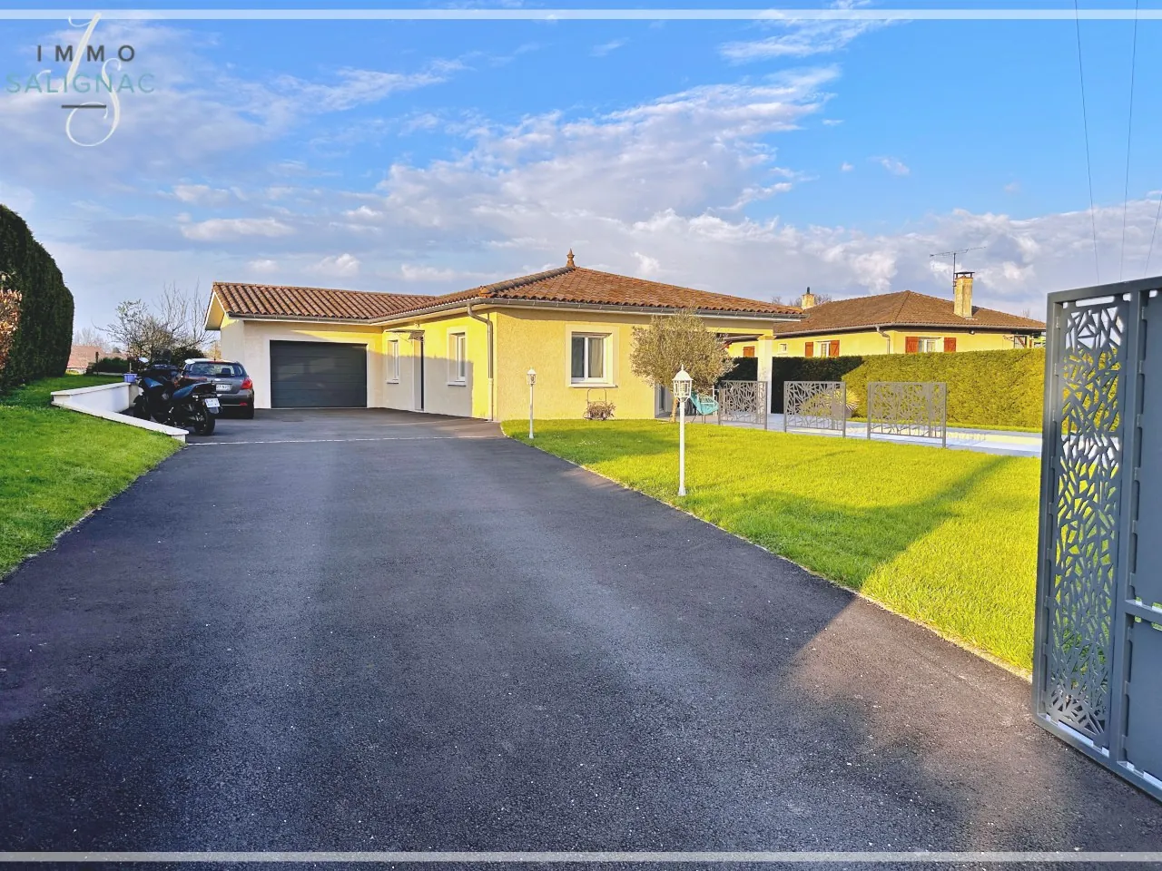 Maison moderne avec piscine chauffée, garage et jardin à Saint-Cyr-sur-Menthon 