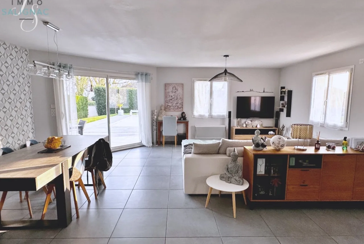 Maison moderne avec piscine chauffée, garage et jardin à Saint-Cyr-sur-Menthon 