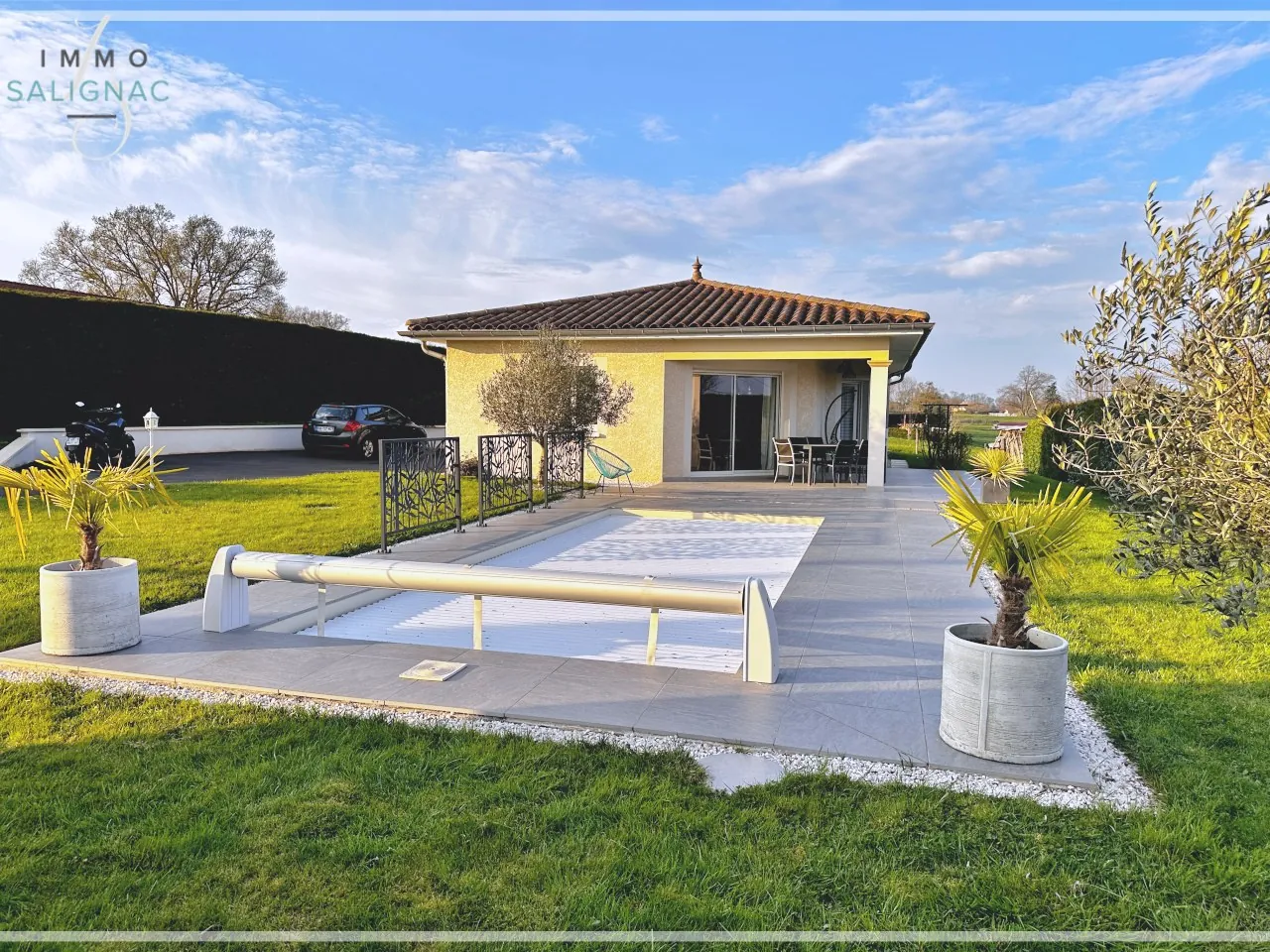 Maison moderne avec piscine chauffée, garage et jardin à Saint-Cyr-sur-Menthon 