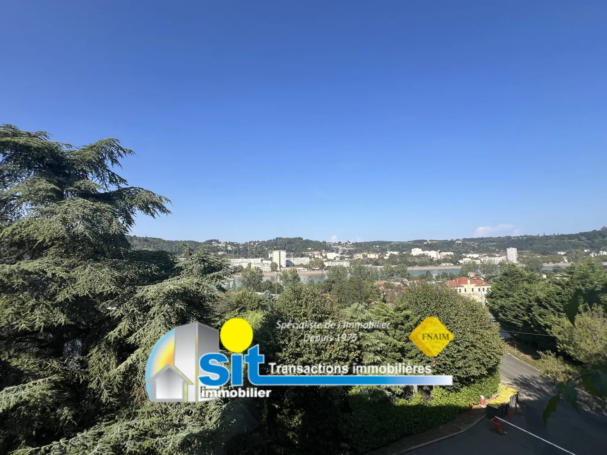 Appartement T3 avec garage à Saint-Romain-en-Gal - 74 m² rénovés 