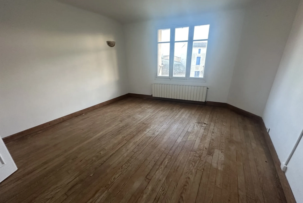 Maison de village à rafraîchir à Conques-sur-Orbiel avec 4 chambres 