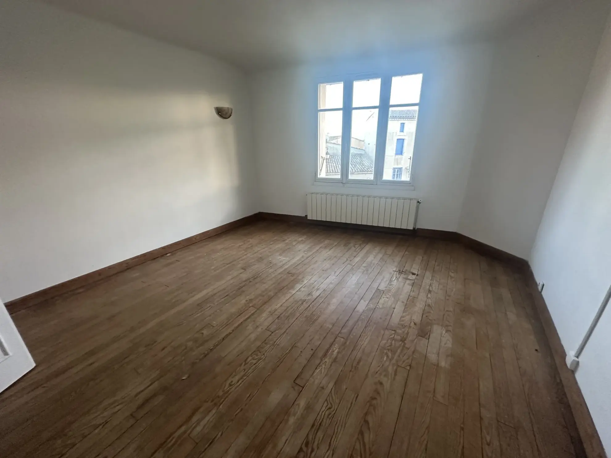 Maison de village à rafraîchir à Conques-sur-Orbiel avec 4 chambres 