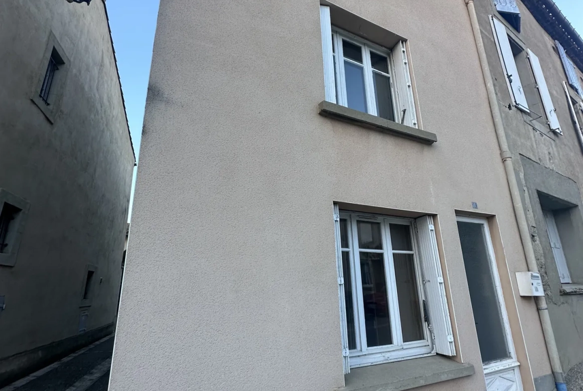 Maison de village à rafraîchir à Conques-sur-Orbiel avec 4 chambres 