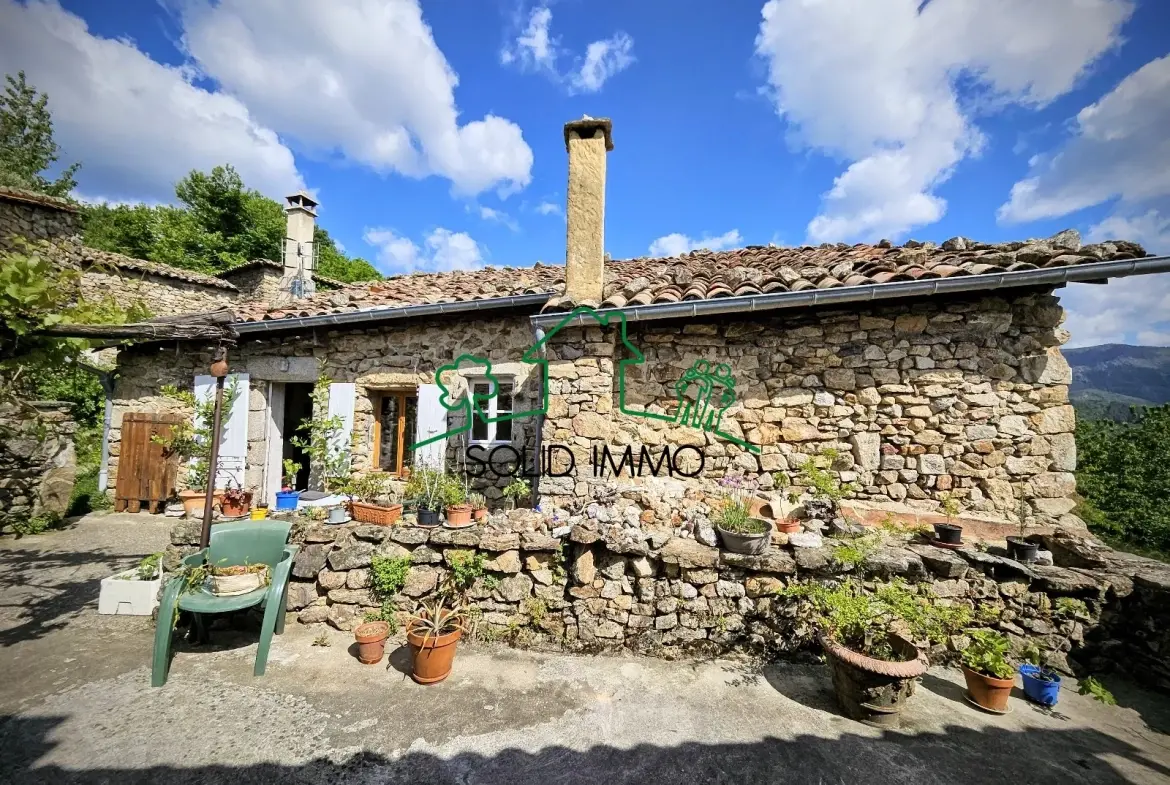 Charmante maison en pierre de 122 m² avec vue magnifique à Beaumont 