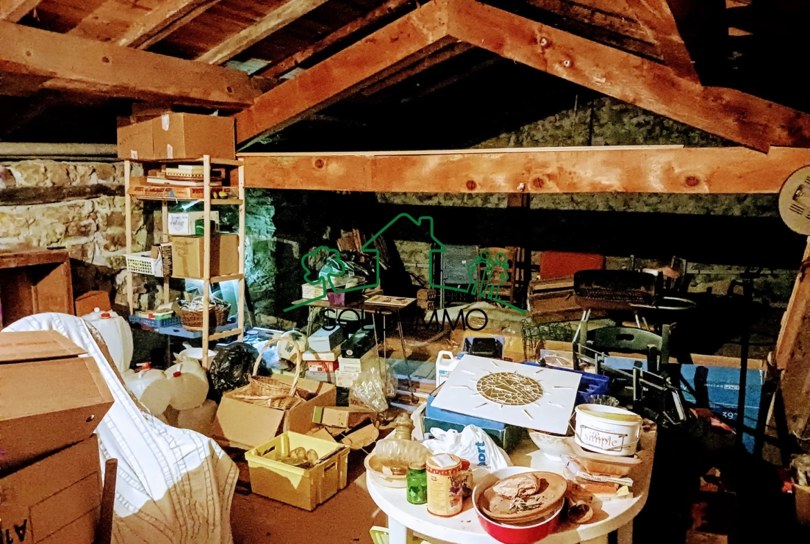 Charmante maison en pierre de 122 m² avec vue magnifique à Beaumont 
