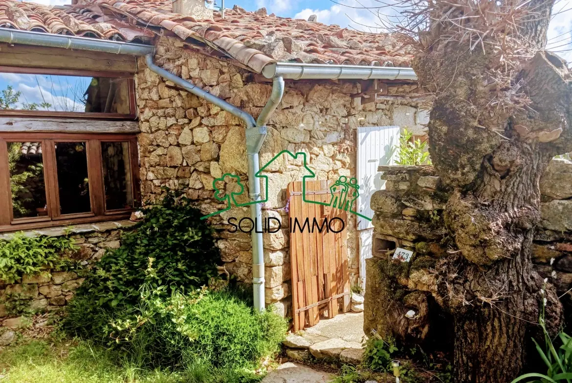 Charmante maison en pierre de 122 m² avec vue magnifique à Beaumont 