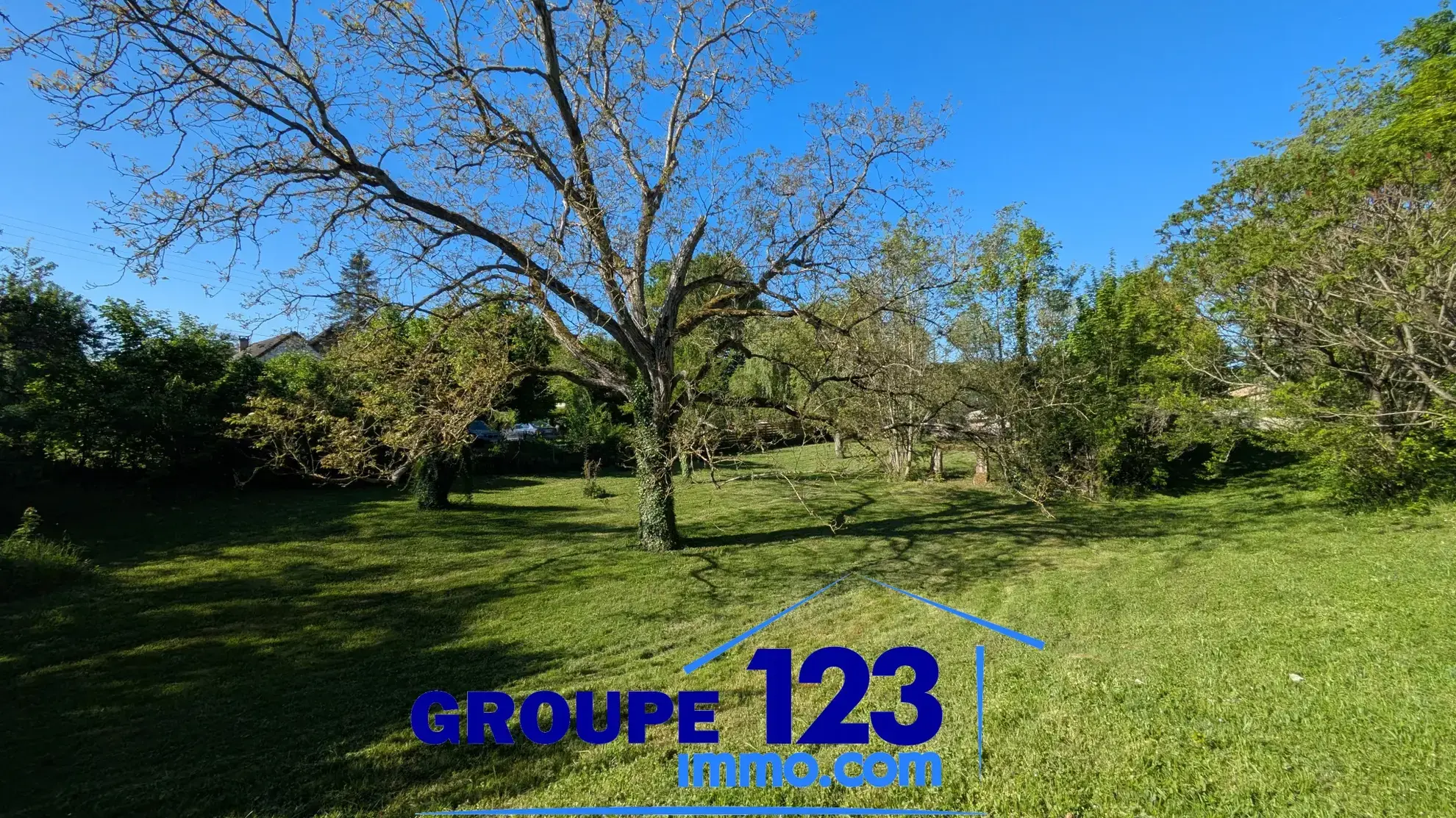 Terrain constructible calme et verdoyant à Appoigny 