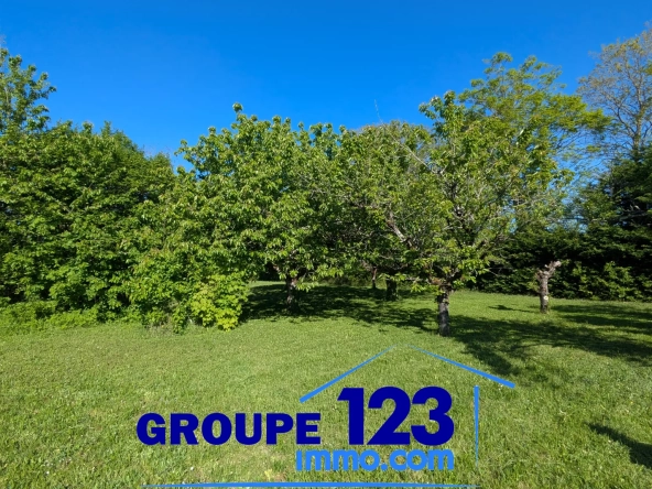 Terrain constructible calme et verdoyant à Appoigny