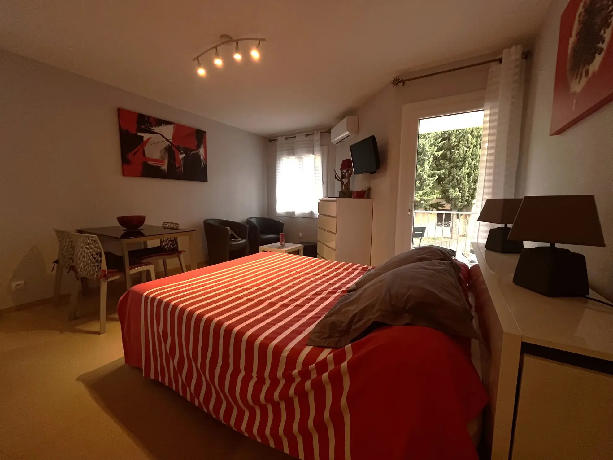 Studio lumineux avec terrasse et parking à Amélie-les-Bains 