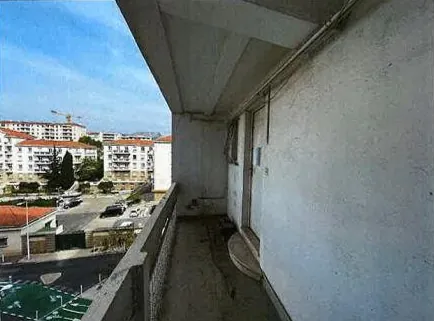Appartement T4 à Toulon en vente aux enchères à partir de 50 000 €