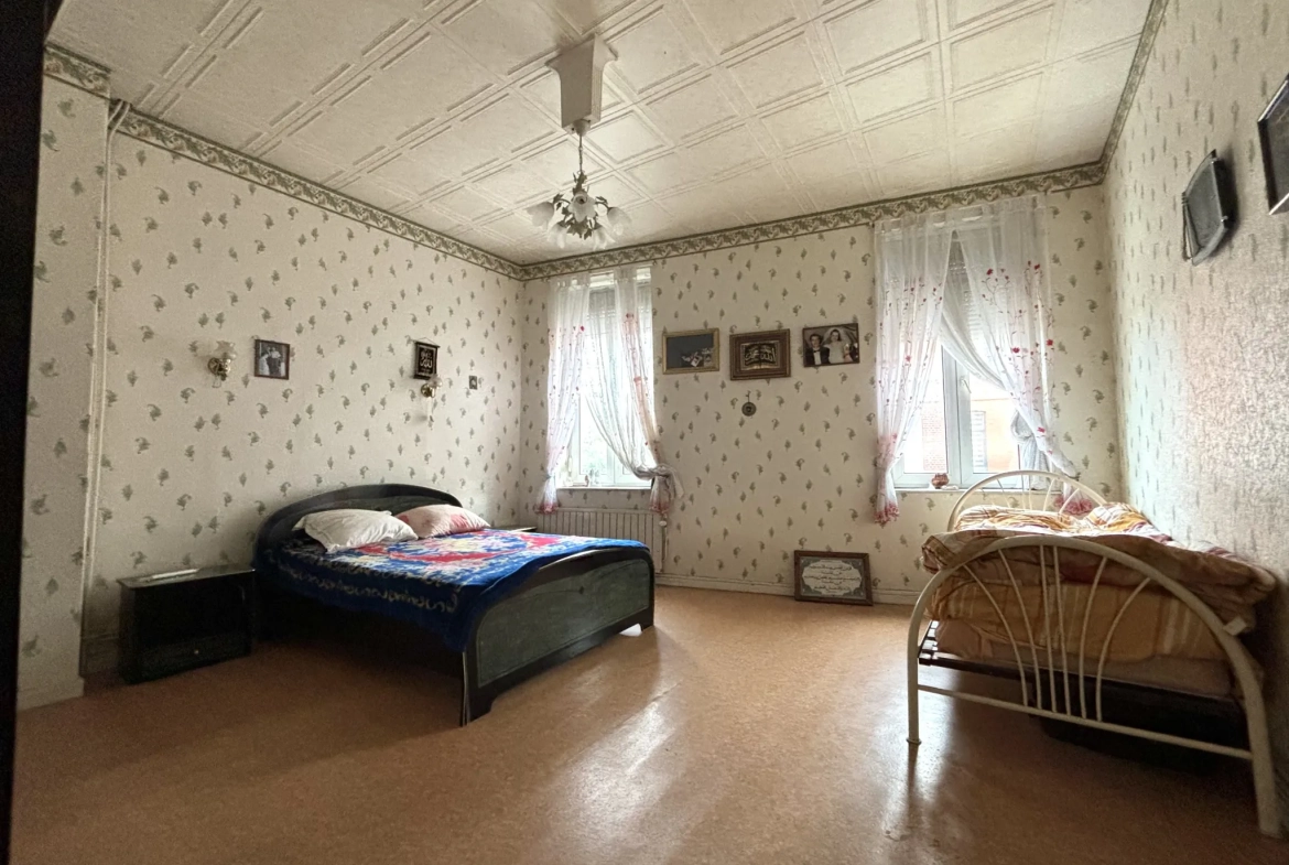 Maison 120 m² avec 4 chambres à Roubaix, proche de la rue d'Avelghem 