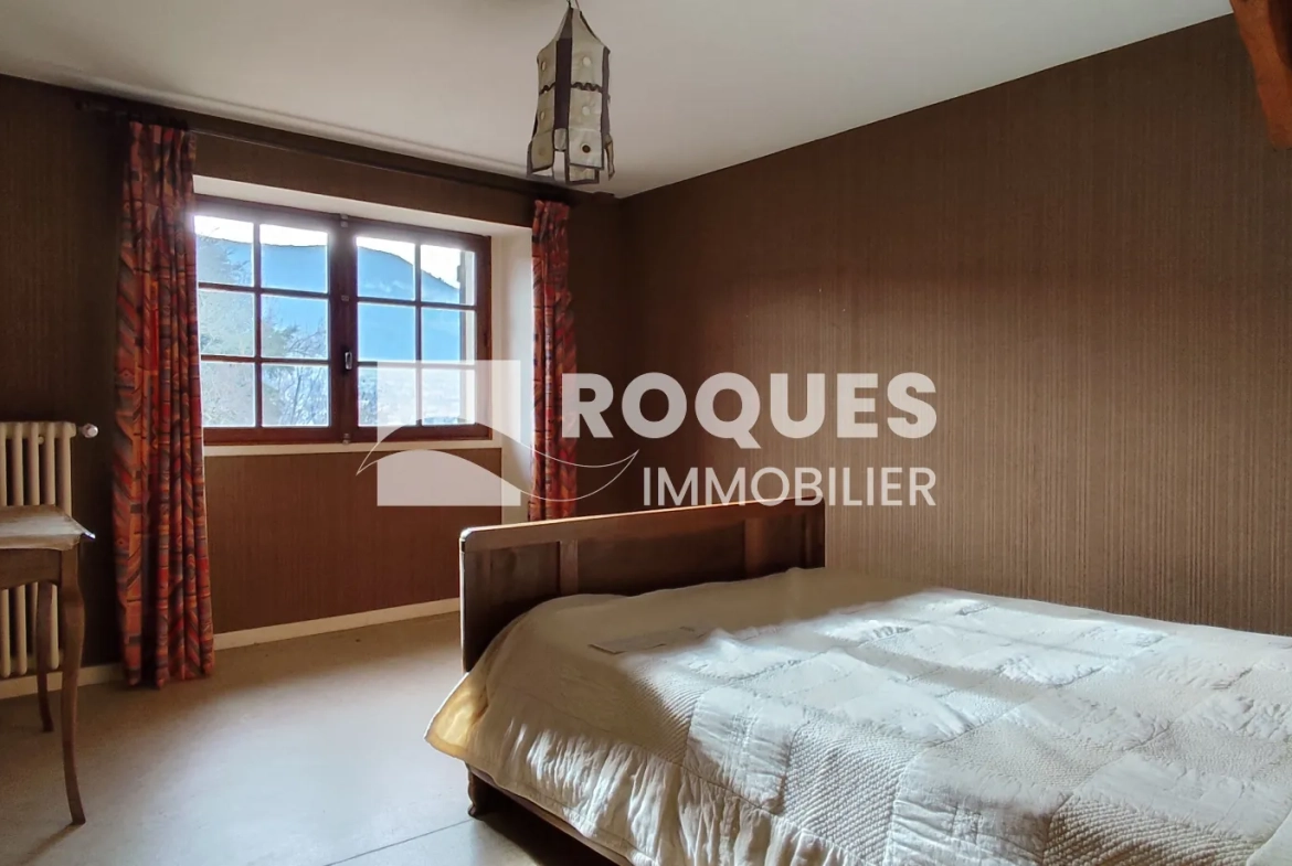 Grande maison à Millau avec deux logements et vue sur le Larzac - Potentiel à rénover 