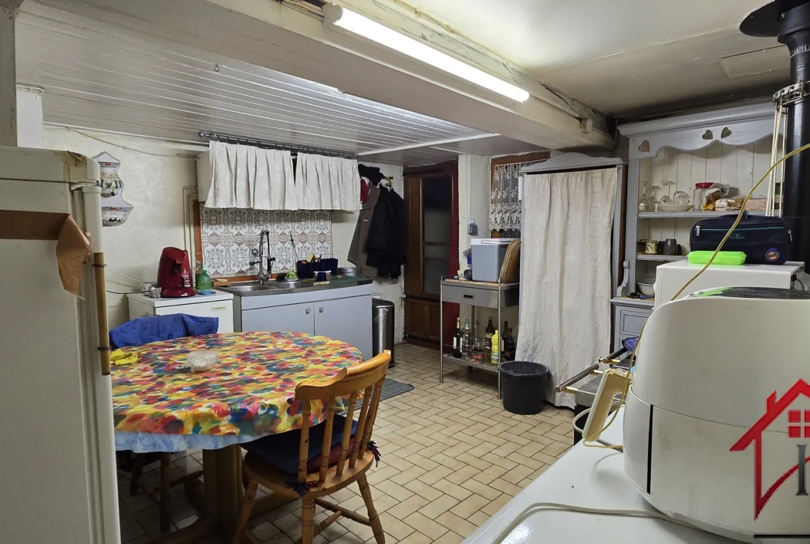 Maison de village rénovée de 191 m² à Servin avec garage et dépendances 