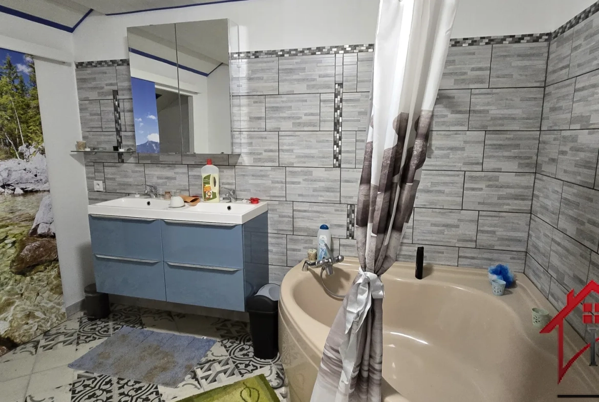 Maison de village rénovée de 191 m² à Servin avec garage et dépendances 