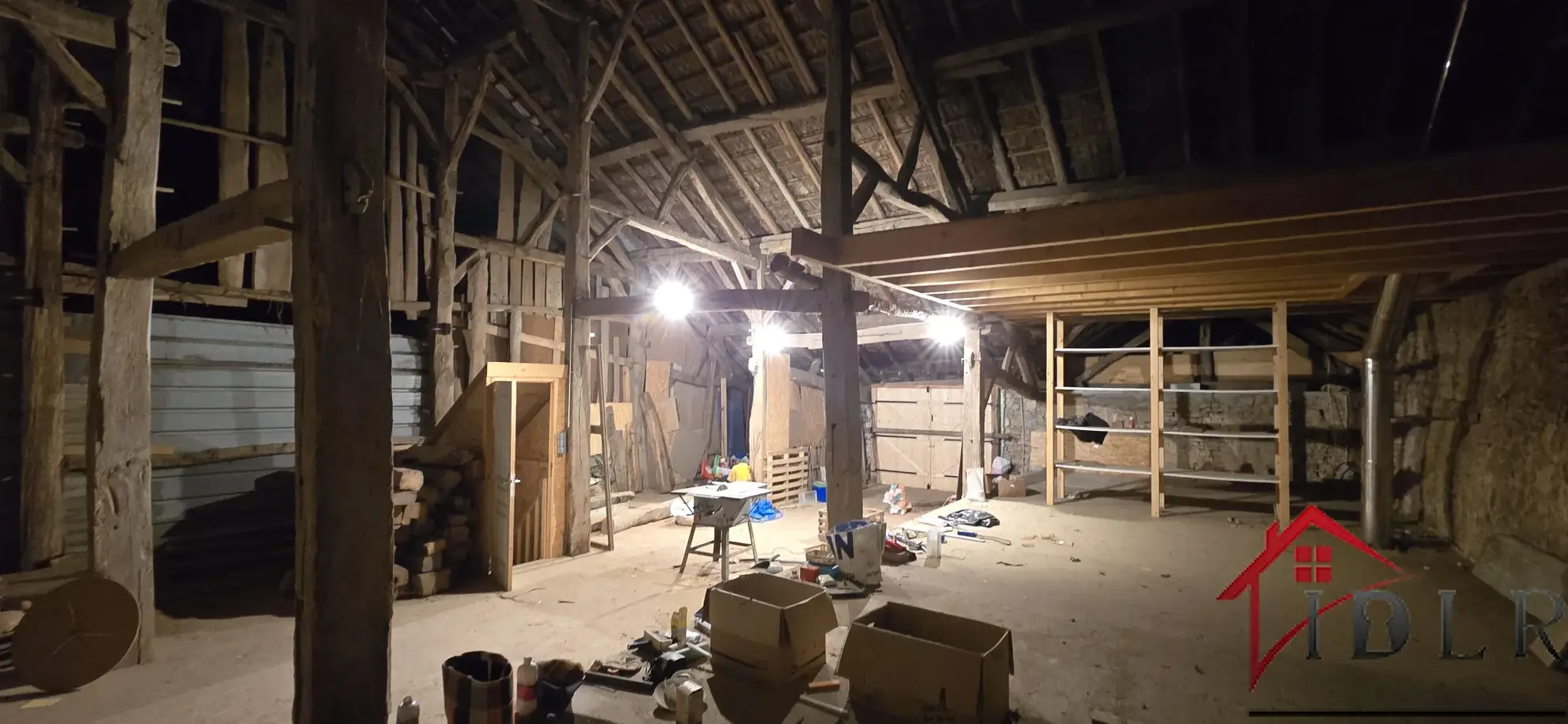 Maison de village rénovée de 191 m² à Servin avec garage et dépendances 