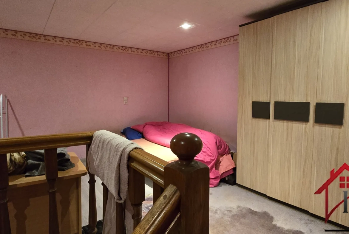 Maison de village rénovée de 191 m² à Servin avec garage et dépendances 