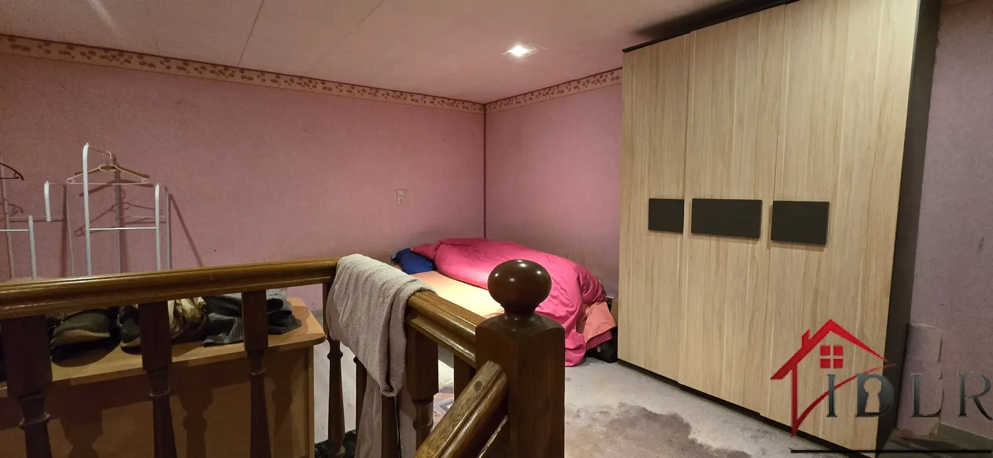 Maison de village rénovée de 191 m² à Servin avec garage et dépendances 