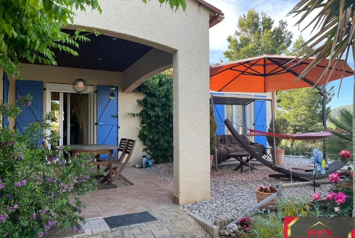 À vendre maison 4 faces en plain-pied à Tuchan avec piscine et terrasses 