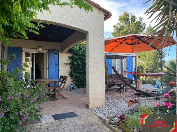 À vendre maison 4 faces en plain-pied à Tuchan avec piscine et terrasses