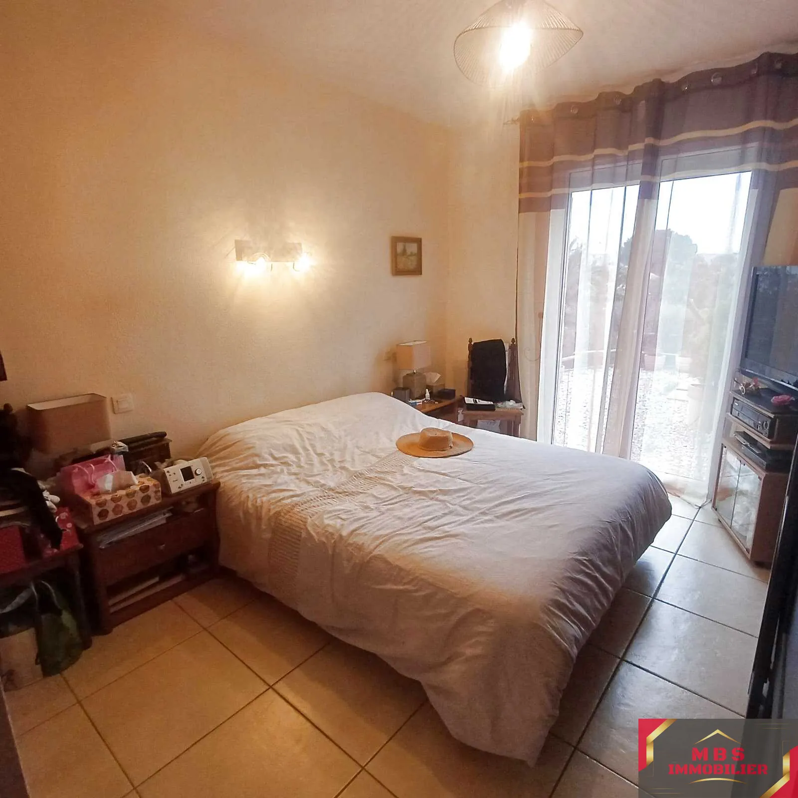 À vendre maison 4 faces en plain-pied à Tuchan avec piscine et terrasses 
