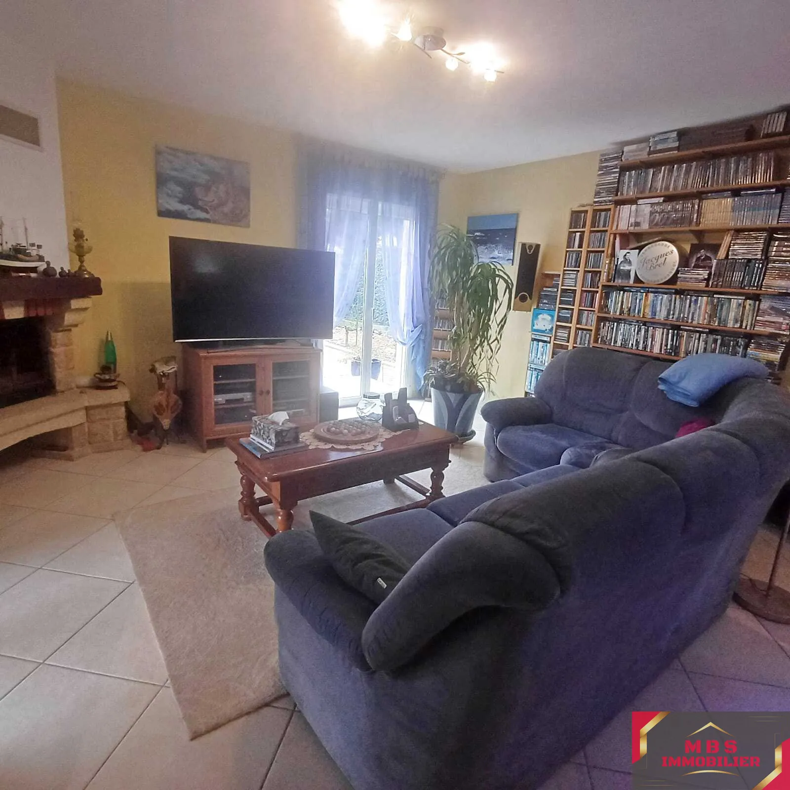 À vendre maison 4 faces en plain-pied à Tuchan avec piscine et terrasses 